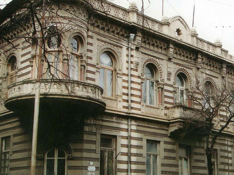Индивидуальная пешая экскурсия по буржуазному Тбилиси - индивидуальная экскурсия в Тбилиси пешком длительностью 4 часа с количеством участников до 5 человек цена экскурсии 70€