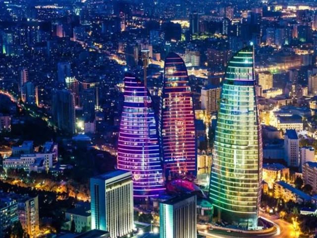 Групповая обзорная экскурсия "Закат и ночной блеск Баку" — фото 2