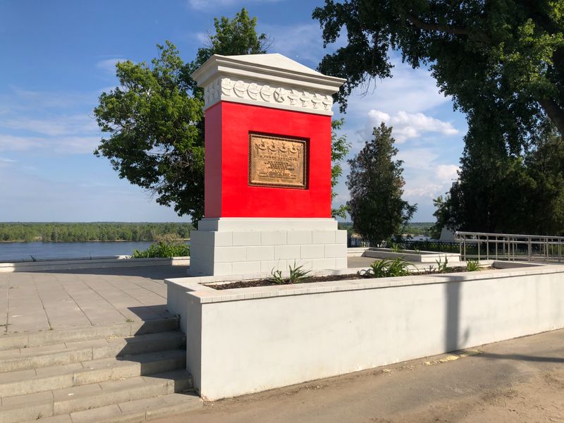Памятник связистам