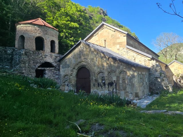Индивидуальная треккинг-экскурсия из Тбилиси в Ркони — фото 3
