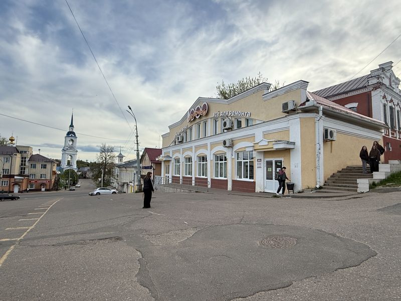Площадь революции