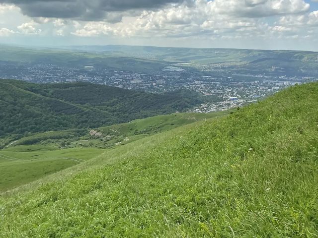 Экскурсия на внедорожнике по горным окрестностям Кисловодска