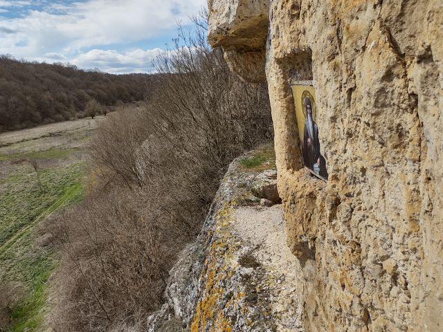 Экскурсия в Суходолье: древнейшие скальные монастыри Болгарии — фото 3