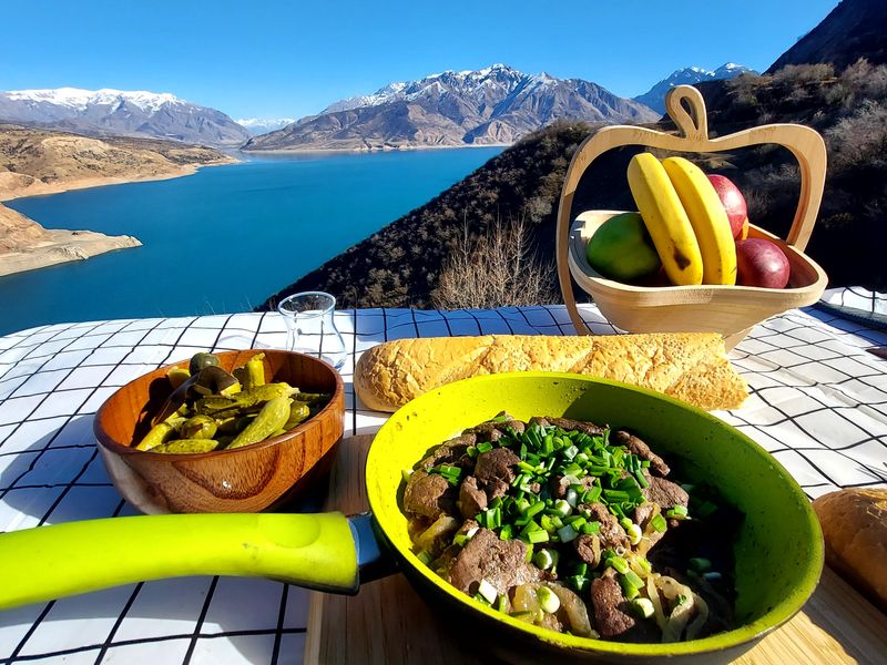 Экскурсия на горный курорт с гастромастер-классом в кафе - индивидуальная экскурсия в Ташкенте на машине гида длительностью 8 часов с количеством участников до 10 человек цена экскурсии 180€