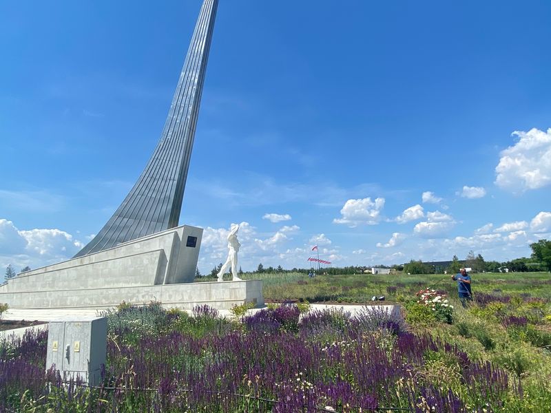 Обзорная экскурсия в Парк покорителей космоса имени Ю.А. Гагарина - индивидуальная экскурсия в Саратове на машине гида длительностью 4 часа с количеством участников до 3 человек со скидкой 5% цена экскурсии 11400₽