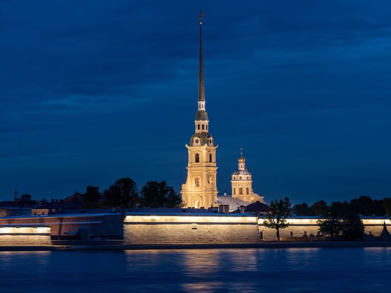Экскурсия "Ужасы Петербурга" с ночной Петропавловской крепостью - групповая экскурсия в Санкт-Петербурге на автобусе длительностью 4.5 часа с количеством участников более 20 человек цена экскурсии 2700₽