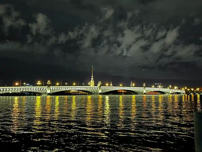 Автомобильная экскурсия по ночному Петербургу и развод мостов - индивидуальная экскурсия в Санкт-Петербурге на машине гида длительностью 2.5 часа с количеством участников до 4 человек цена экскурсии 14000₽