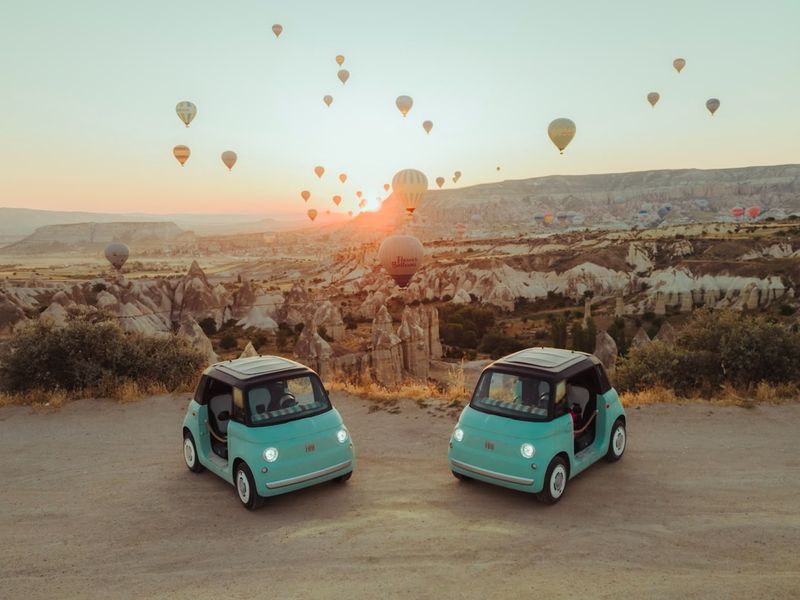 Аренда мини-машины Fiat 500 Topolino: поездка по Каппадокии - индивидуальная экскурсия в Каппадокии на машине гида длительностью 2 часа с количеством участников до 2 человек цена экскурсии 60€