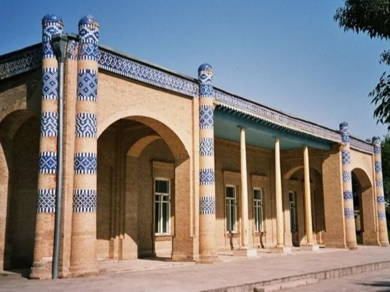 Экскурсия во дворец Нуруллабая: шик на закате Хивинского ханства - индивидуальная экскурсия в Хиве пешком длительностью 2 часа с количеством участников до 10 человек цена экскурсии 40€