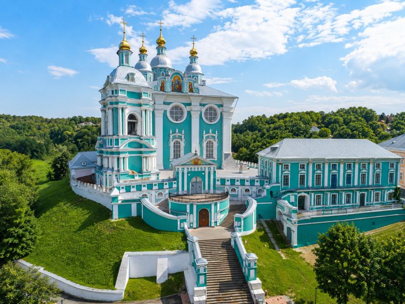 Индивидуальная экскурсия в Смоленске: уникальное зодчество - индивидуальная экскурсия в Смоленске на машине гида длительностью 5 часов с количеством участников до 10 человек цена экскурсии 8400₽