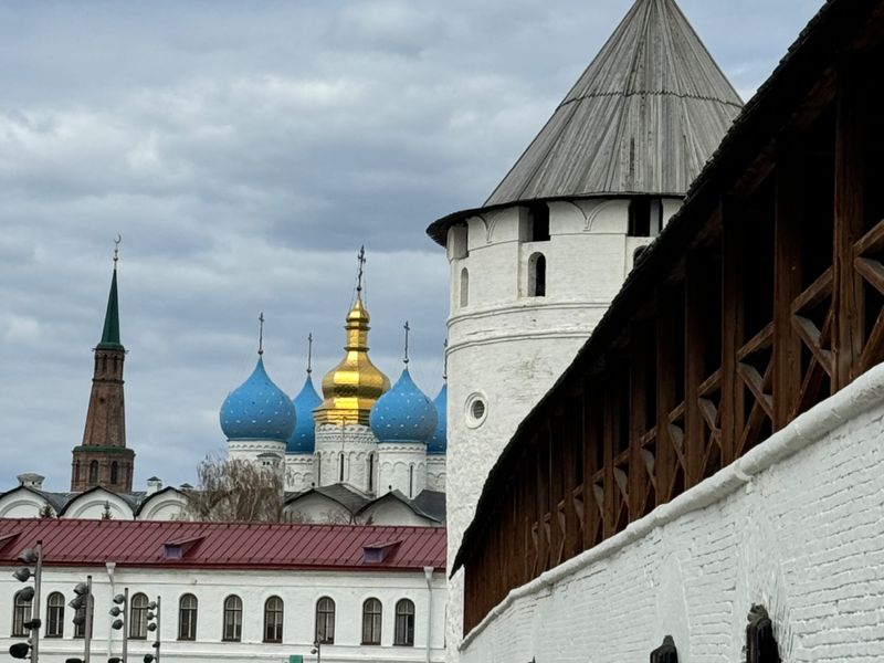 Сердце Татарстана — обзорная экскурсия по Казанскому кремлю - индивидуальная экскурсия в Казани пешком длительностью 2 часа с количеством участников до 6 человек цена экскурсии 4500₽