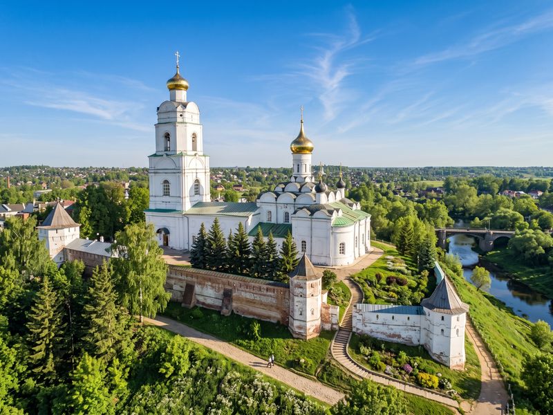 Экскурсия из Смоленска в Вязьму и заповедную Хмелиту - индивидуальная экскурсия в Смоленске длительностью 8 часов с количеством участников до 7 человек цена экскурсии 25000₽
