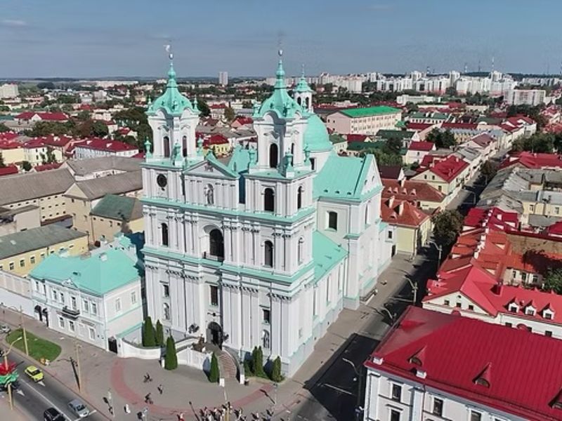 Королевский Гродно: обзорная экскурсия сквозь века - индивидуальная экскурсия в Гродно пешком длительностью 3 часа с количеством участников до 8 человек цена экскурсии 10000₽