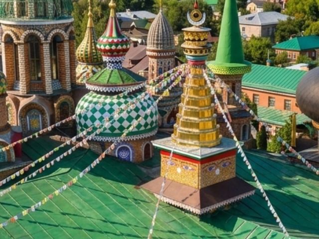 Обзорная экскурсия в Храм всех религий из Казани — фото 2