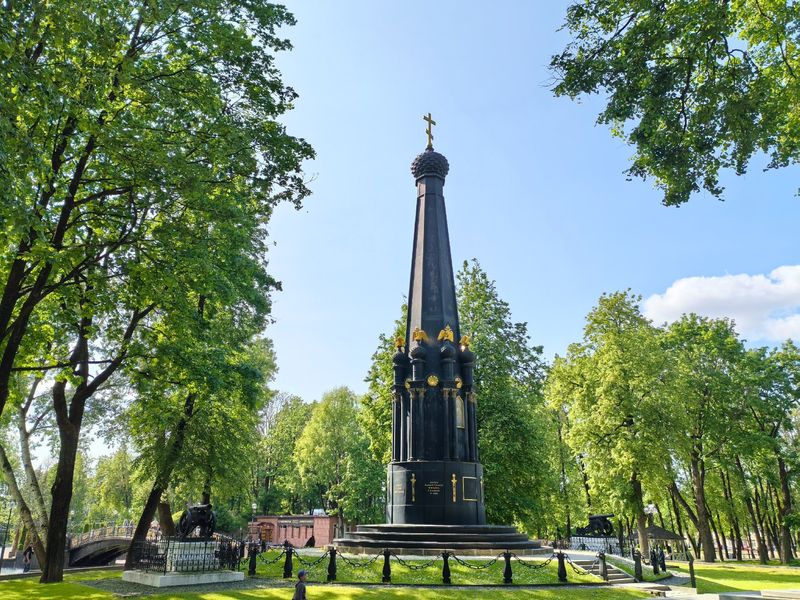 Памятник "Защитникам Смоленска 4-5 августа 1812 года"