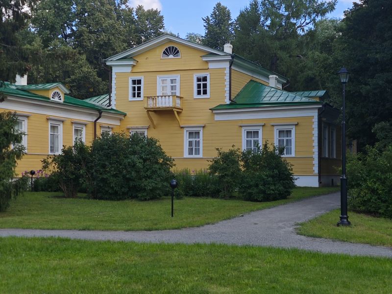 Индивидуальная экскурсия из Нижнего Новгорода в Болдино - индивидуальная экскурсия в Нижнем Новгороде на машине гида длительностью 11 часов с количеством участников до 4 человек цена экскурсии 26000₽