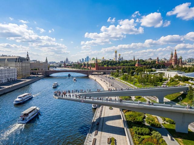 У древних стен Московского кремля — фото 3