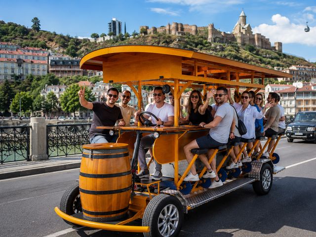 Поездка по Тбилиси на BeerBike: пиво, музыка и веселье на колёсах — фото 2