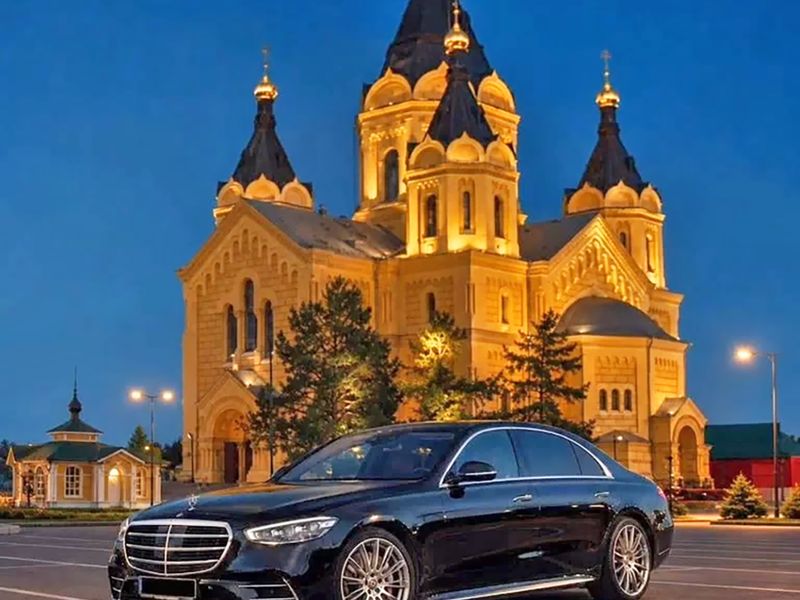 Встреча в аэропорту на Mercedes-Benz с экспресс-экскурсией - индивидуальная экскурсия в Нижнем Новгороде на машине гида длительностью 2 часа с количеством участников до 2 человек цена экскурсии 18000₽