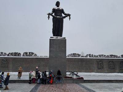 Обзорная экскурсия по Пискаревскому мемориальному кладбищу