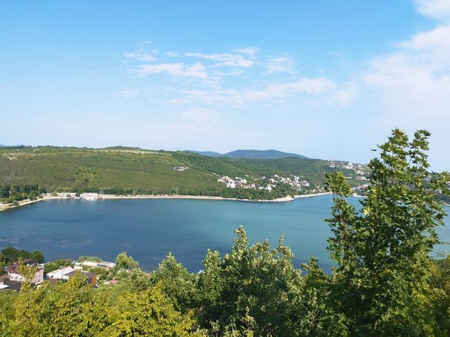 Поездка из Геленджика в Абрау-Дюрсо: игристое и горные пейзажи — фото 3