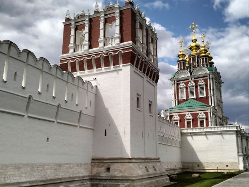 Экскурсия по Новодевичьему монастырю — жемчужине столицы - индивидуальная экскурсия в Москве пешком длительностью 1.5 часа с количеством участников до 10 человек цена экскурсии 9500₽