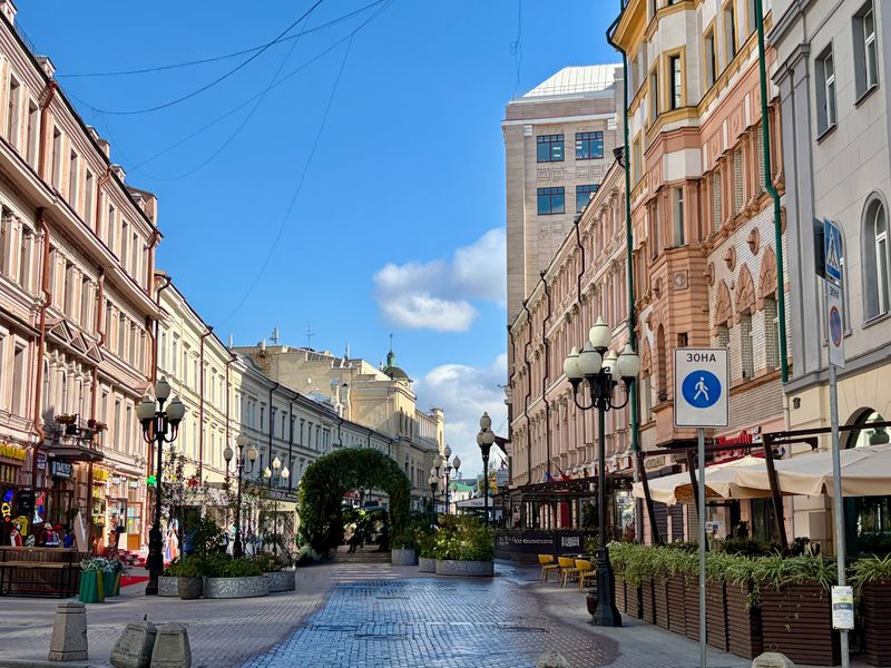 Групповая экскурсия "Гордость и слава Арбата" - групповая экскурсия в Москве пешком длительностью 2 часа с количеством участников до 19 человек цена экскурсии 1500₽