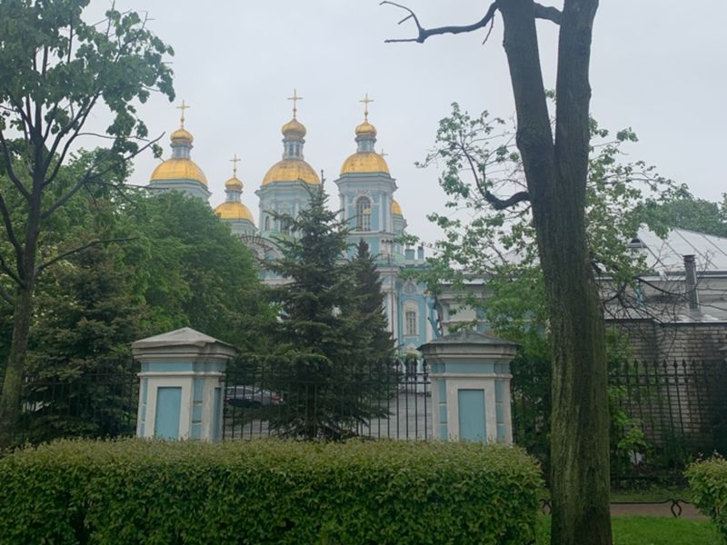 Экскурсия по красотам Петербурга на ретроавтомобиле - индивидуальная экскурсия в Санкт-Петербурге на машине гида длительностью 3 часа с количеством участников до 4 человек цена экскурсии 37400₽