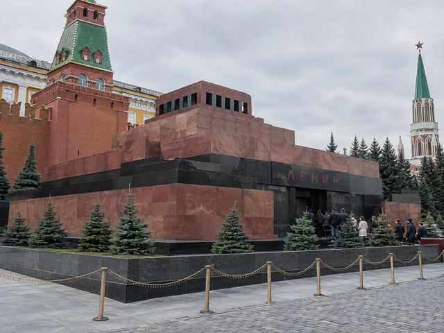 Экскурсия по московскому некрополю: тайны мавзолея — фото 2