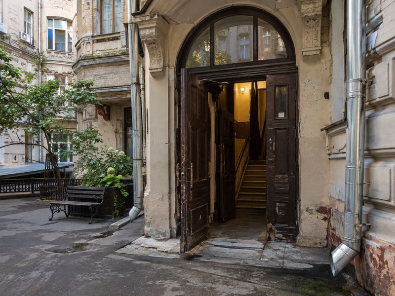 Пешком по Патриаршим: моя любимая Москва - индивидуальная экскурсия в Москве пешком длительностью 2 часа с количеством участников до 6 человек цена экскурсии 10400₽