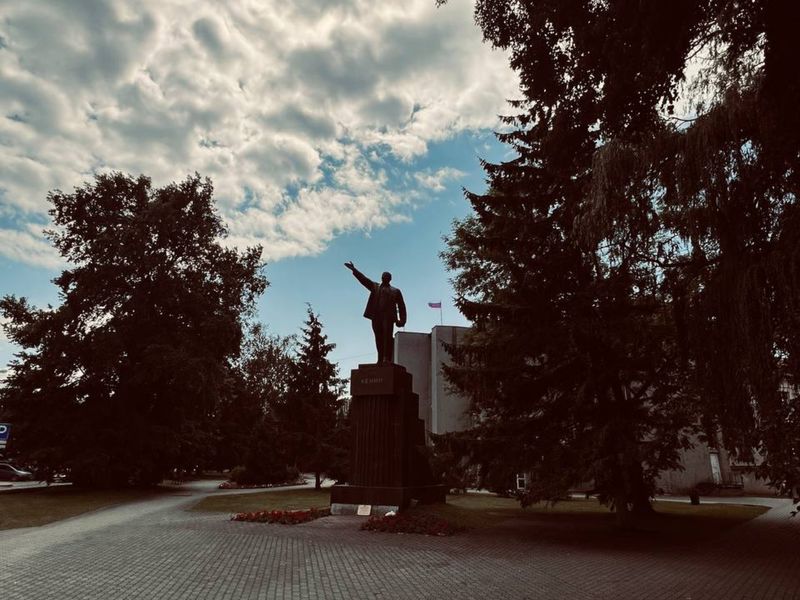 Памятник Ленину