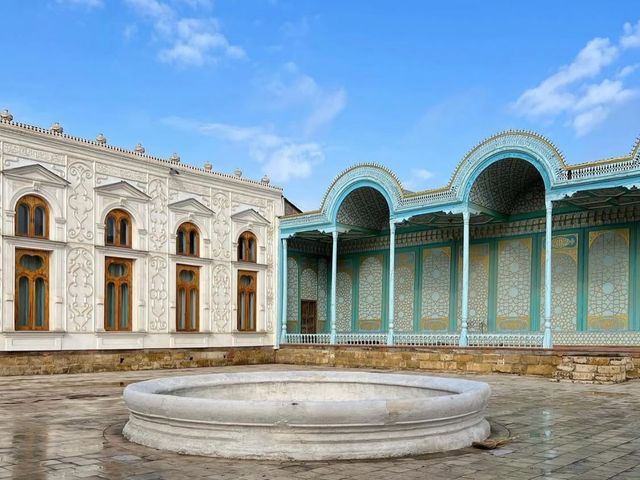 Экскурсия "Шуховская башня, Бухарский зиндан и Летний дворец" — фото 3