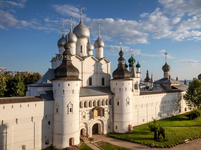 Индивидуальная обзорная экскурсия: Ростов Великий и Ярославль - индивидуальная экскурсия в Ростове Великом пешком длительностью 4 часа с количеством участников до 5 человек цена экскурсии 10500₽