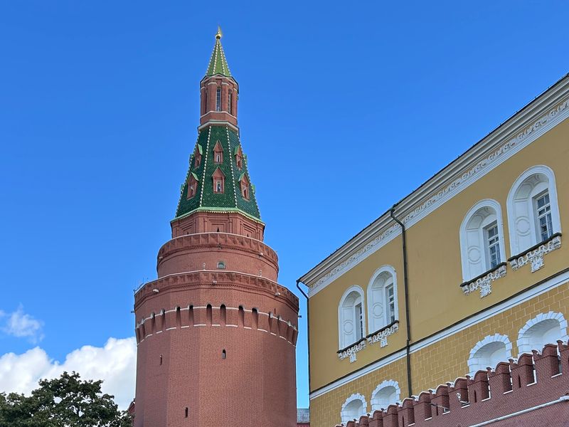 Экскурсия вдоль древних стен Кремля: загадочное путешествие - индивидуальная экскурсия в Москве пешком длительностью 3 часа с количеством участников до 6 человек цена экскурсии 8500₽